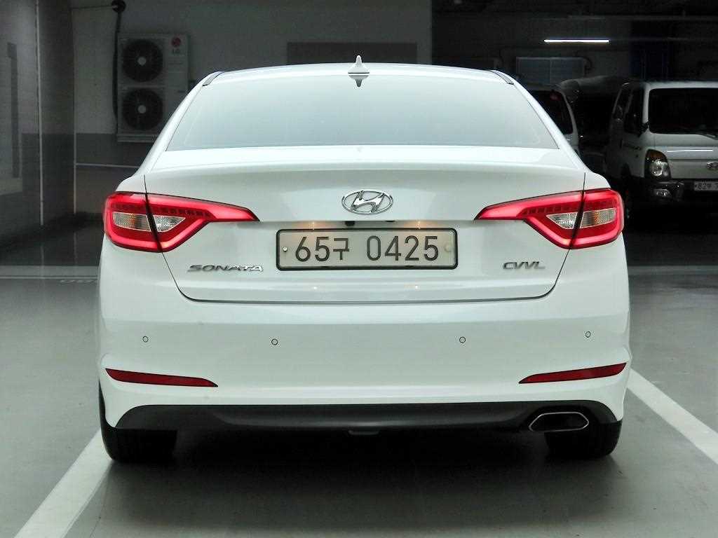 HYUNDAI Sonata - Vista 3