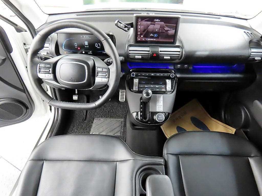 HYUNDAI Casper - Vista 9