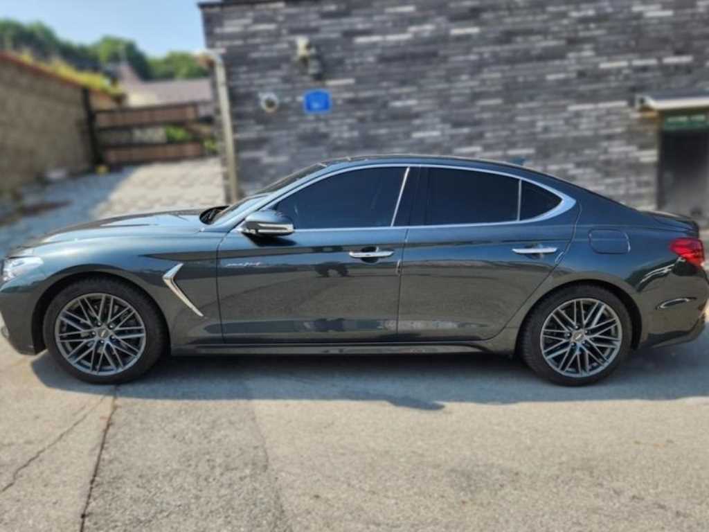 Genesis G70 - Vista 3