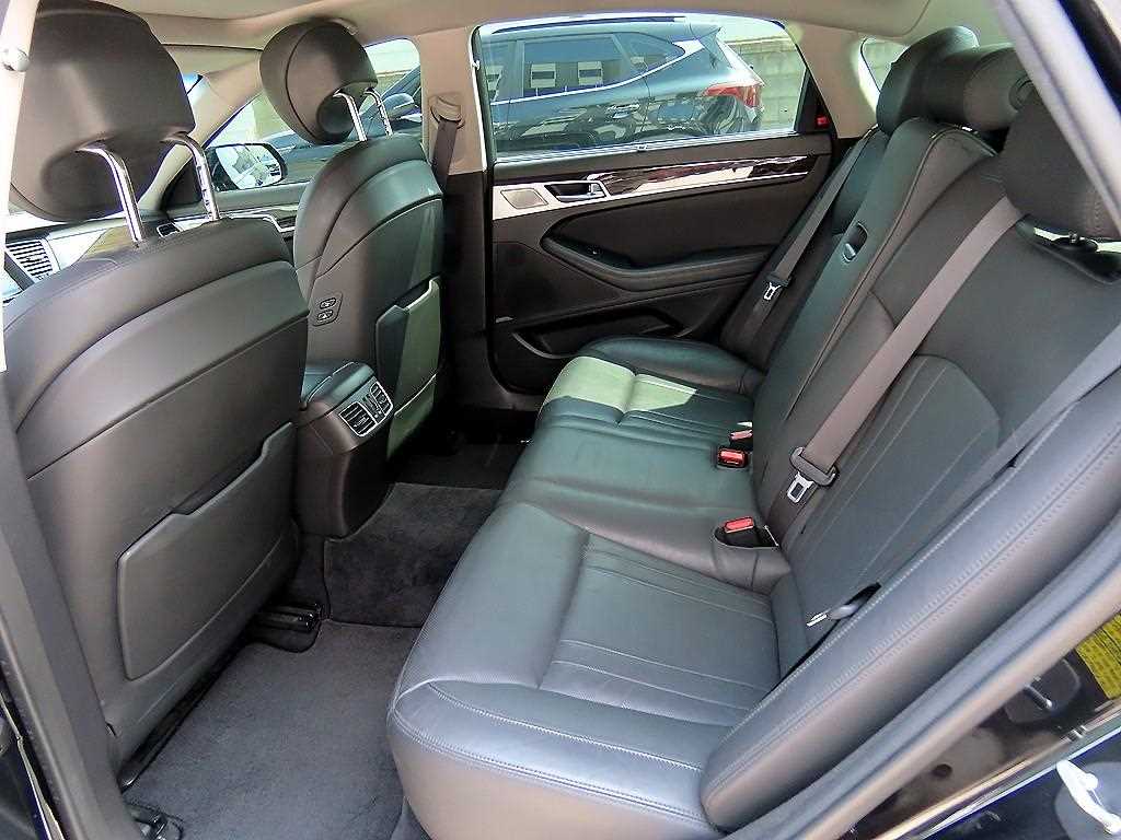 Genesis G80 - Vista 8