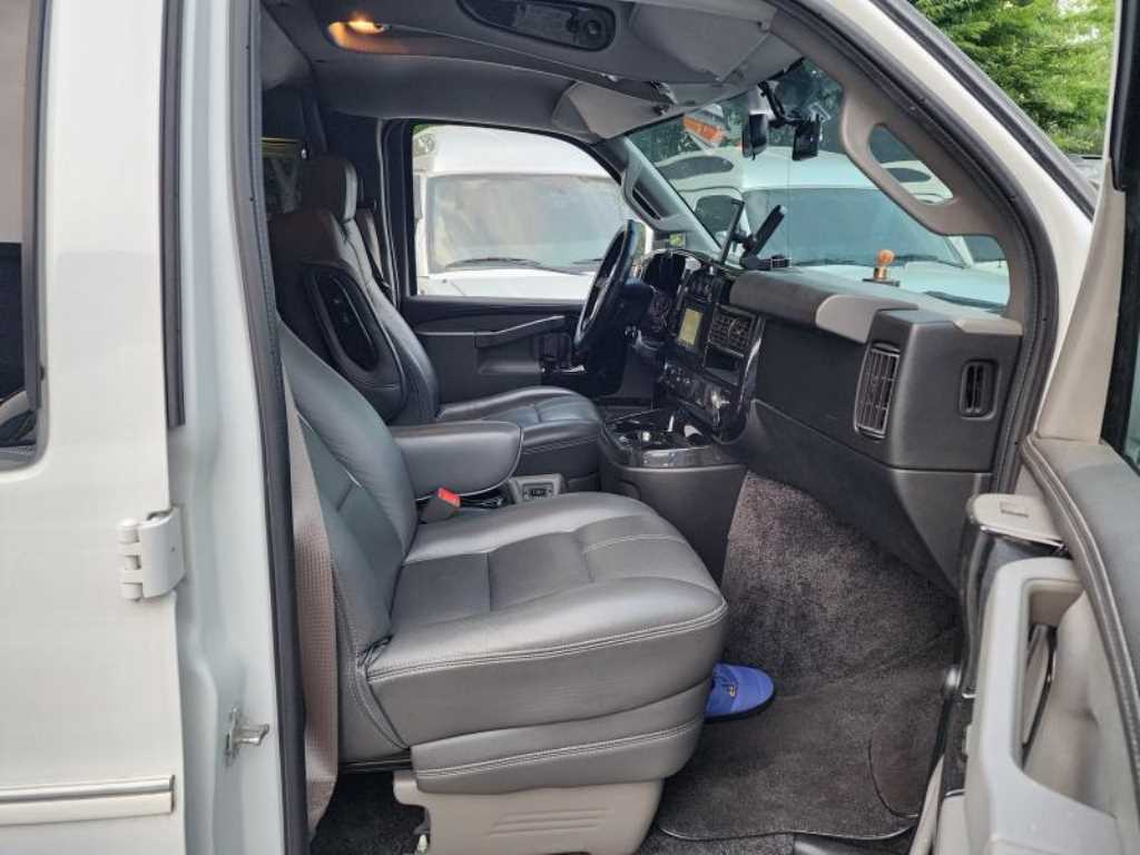 Chevrolet Express van - Vista 9