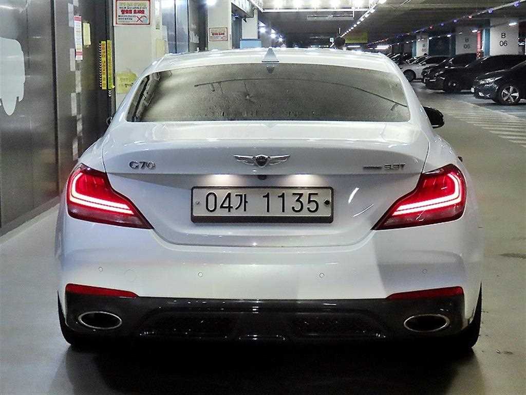 Genesis G70 - Vista 7