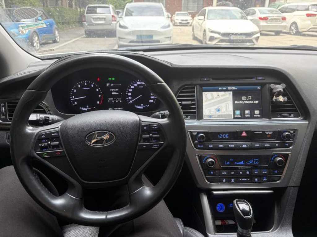 HYUNDAI Sonata - Vista 8