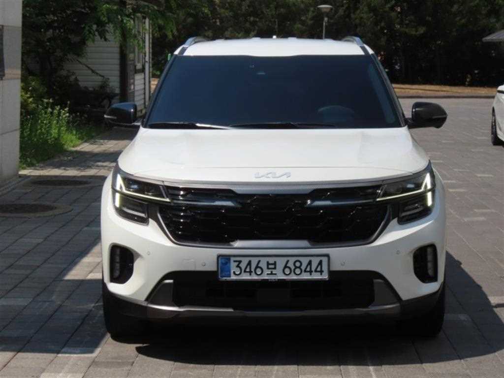 KIA Seltos 2023 Blanco - Importación desde Corea - HF Imports Iquique - Foto 1