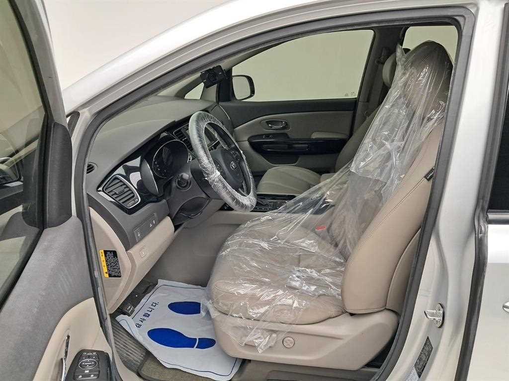 KIA Carnival 2015 Gris - Importación desde Corea - HF Imports Iquique - Foto 13