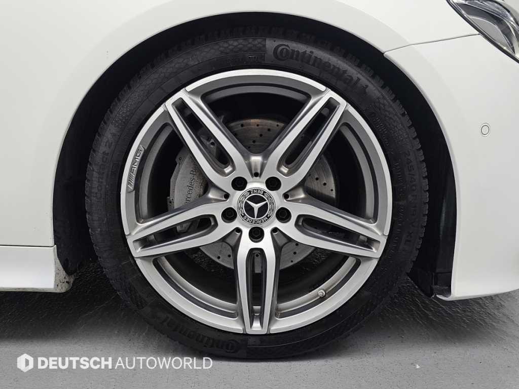 Mercedes Benz E class - Vista 7