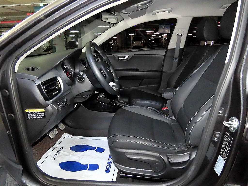 KIA Stonic - Vista 8