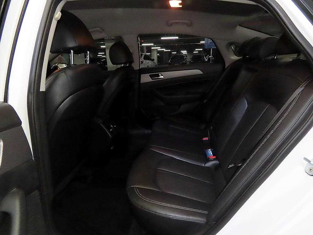HYUNDAI Sonata - Vista 9