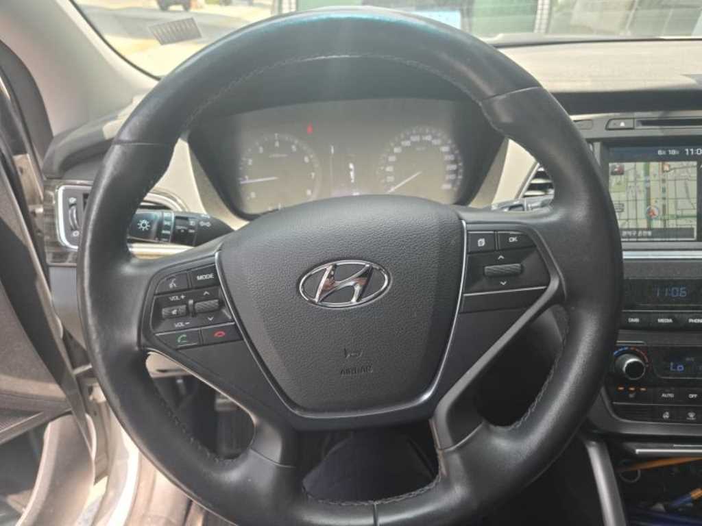 HYUNDAI Sonata - Vista 6