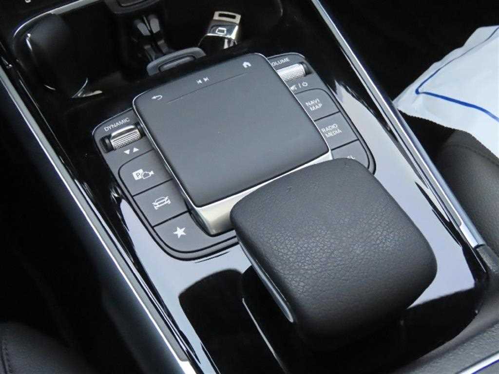 Mercedes Benz GLB Class - Vista 9