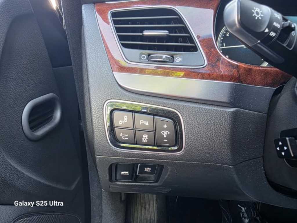 HYUNDAI Equus - Vista 11