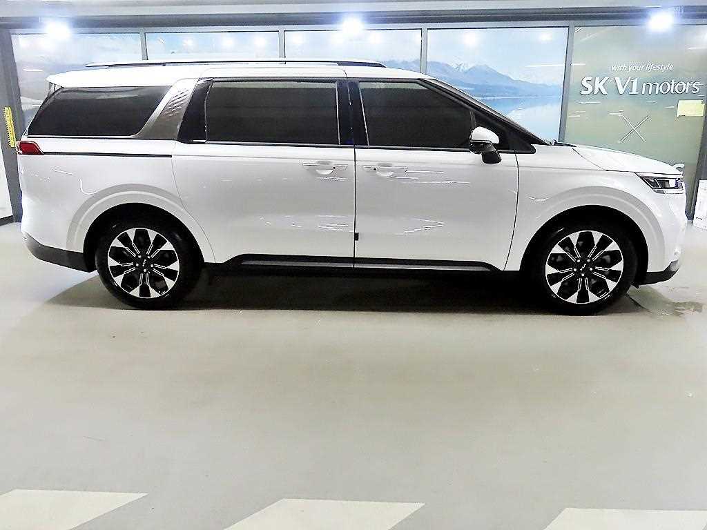 KIA Carnival - Vista 3