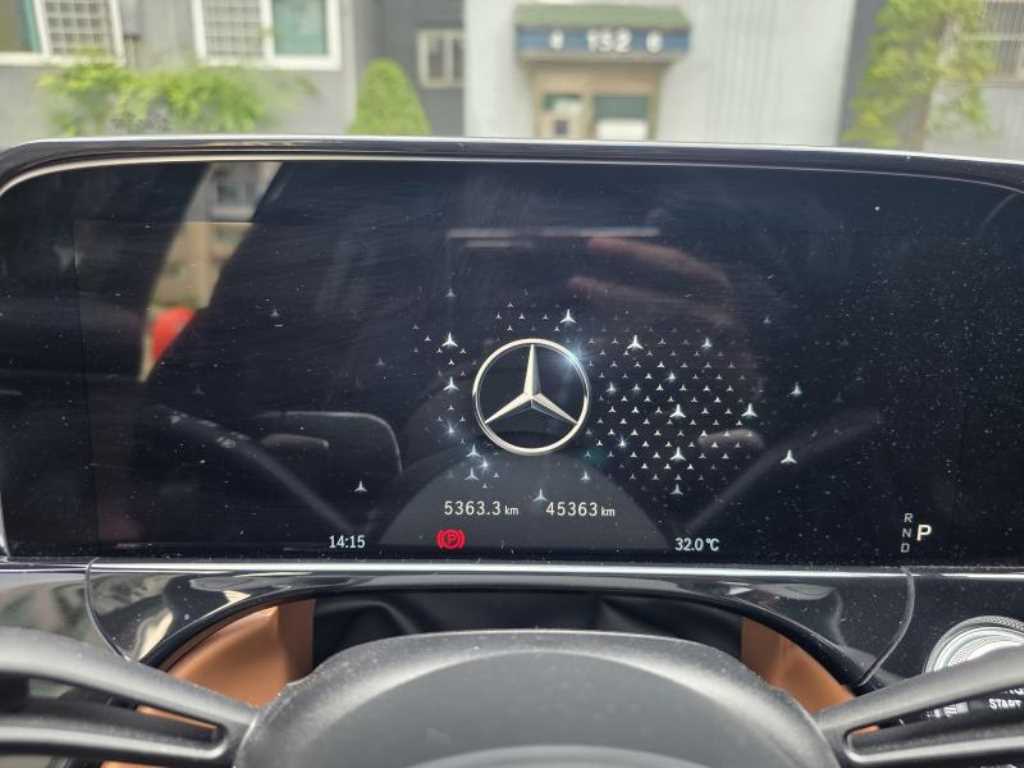 Mercedes Benz E class - Vista 12