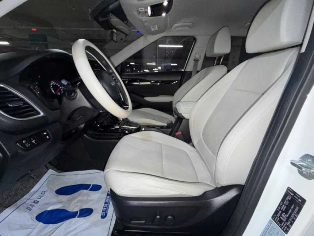 KIA Seltos - Vista 8