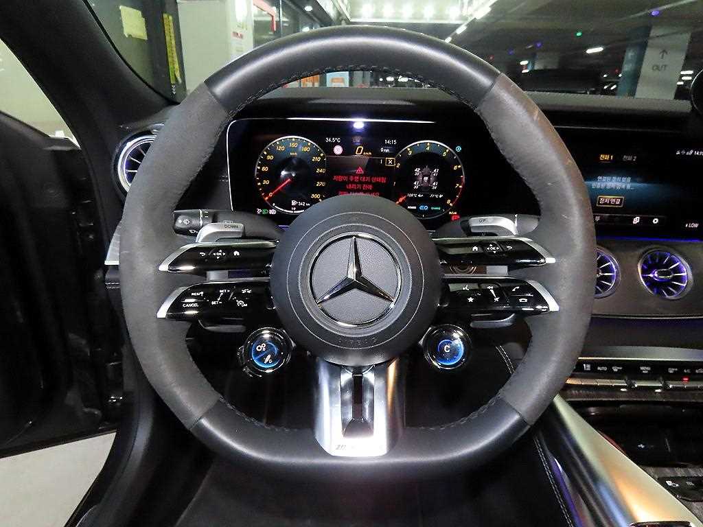 Mercedes Benz AMG GT - Vista 10