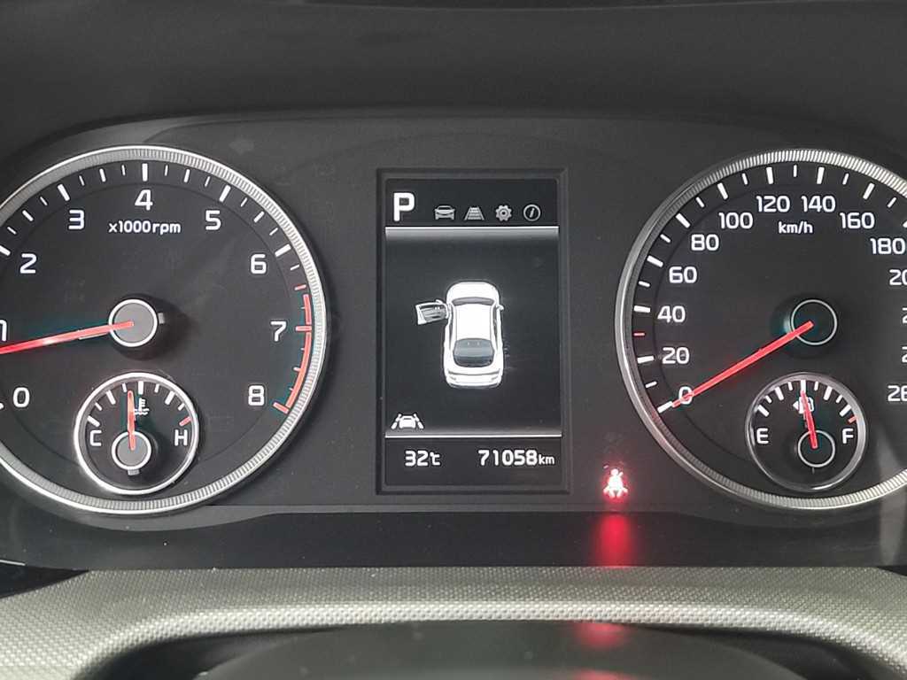 KIA K5 - Vista 8