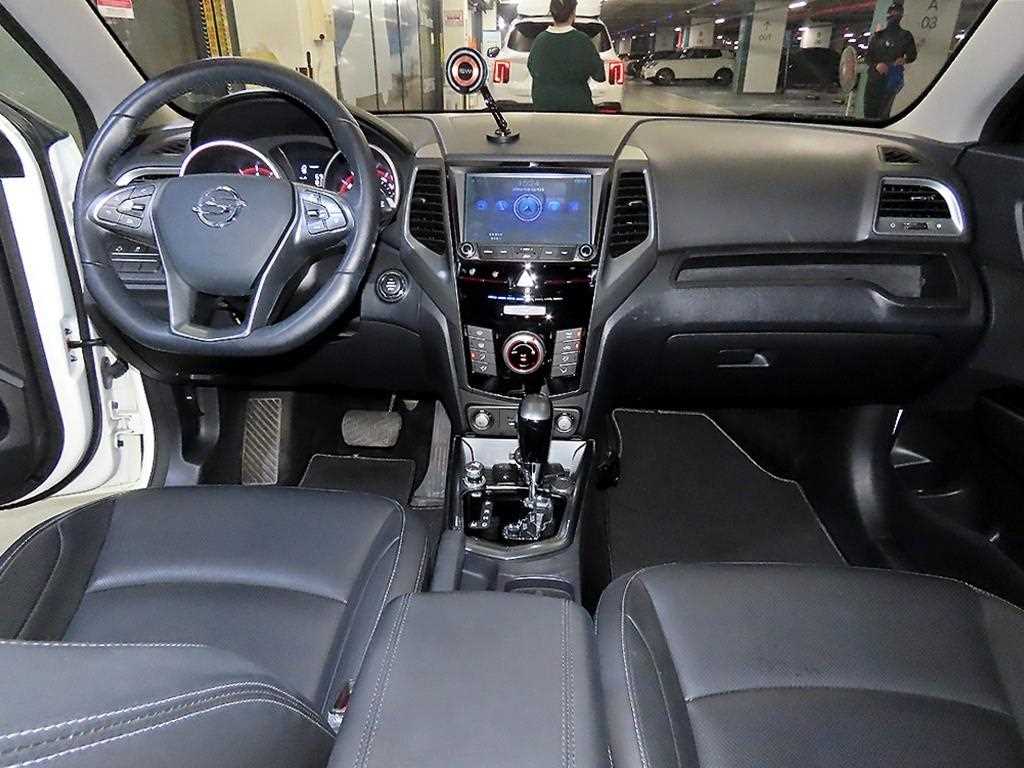 Ssangyong Tivoli - Vista 12