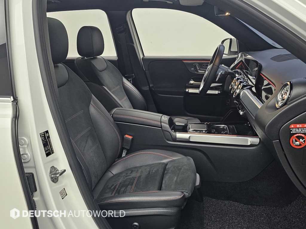 Mercedes Benz GLB Class - Vista 12