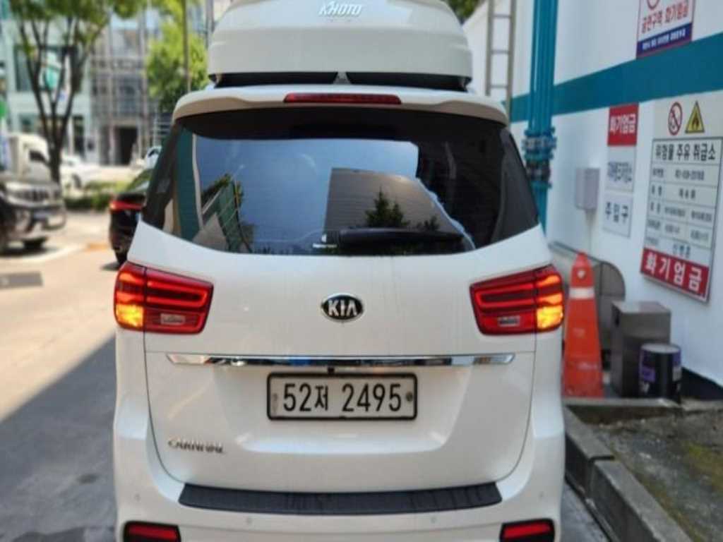 KIA Carnival - Vista 2