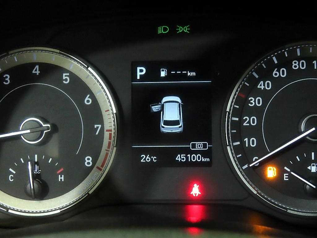 HYUNDAI Venue - Vista 11