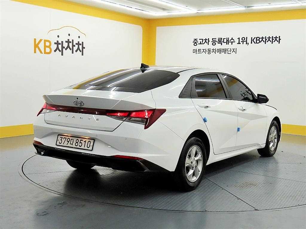 HYUNDAI Avante - Vista 6