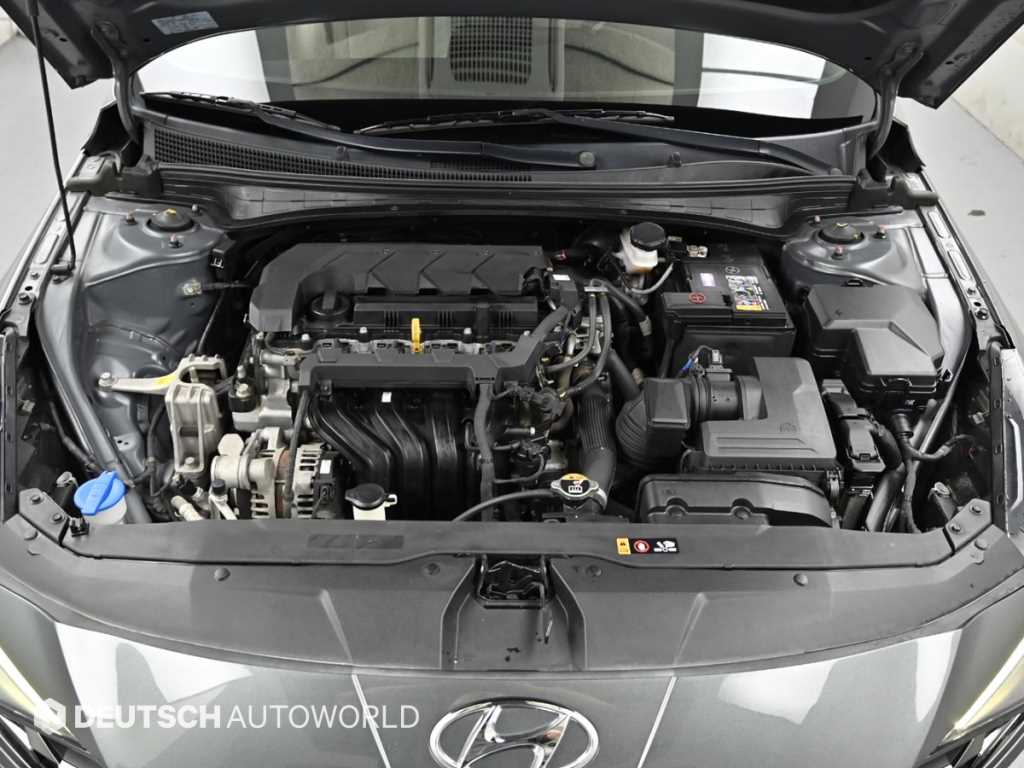 HYUNDAI Avante - Vista 8