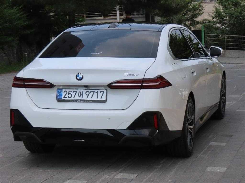 BMW 5 Series - Vista 3