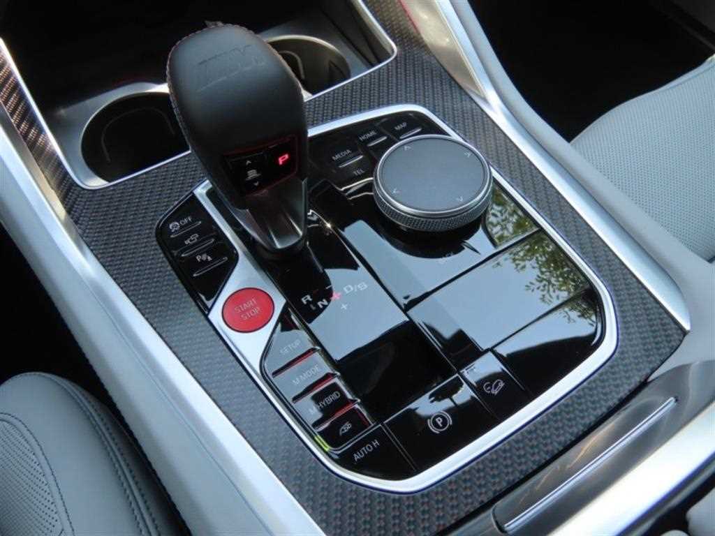 BMW XM - Vista 8