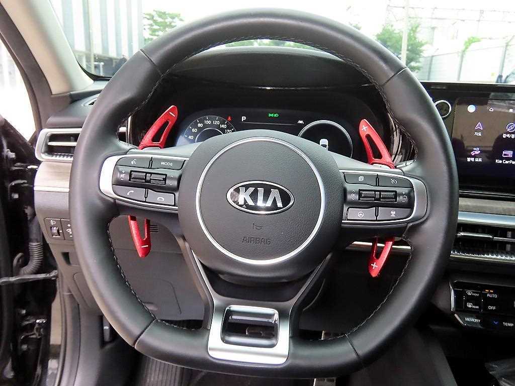 KIA K5 - Vista 10