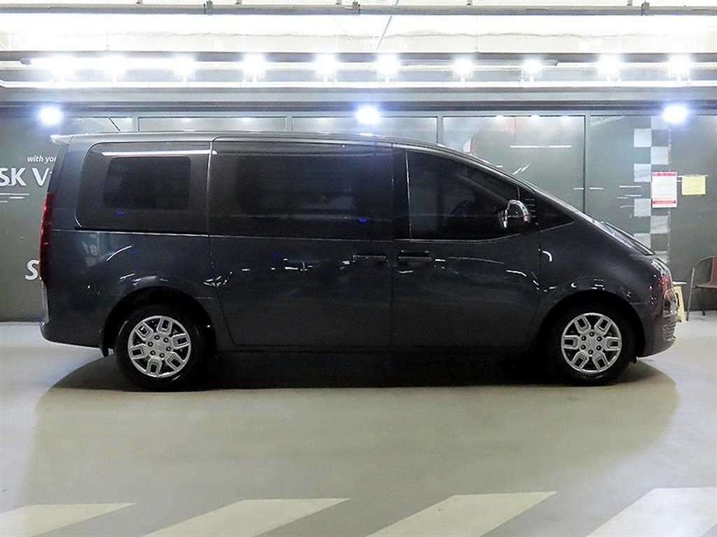 HYUNDAI Staria - Vista 3