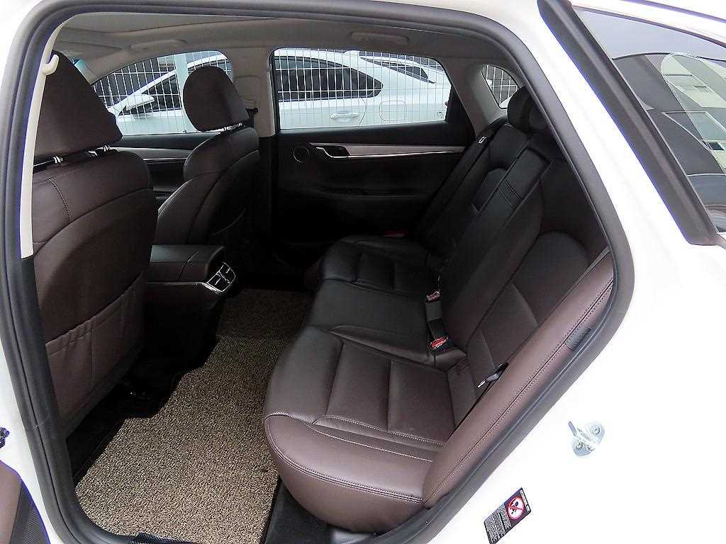 HYUNDAI Grandeur - Vista 8
