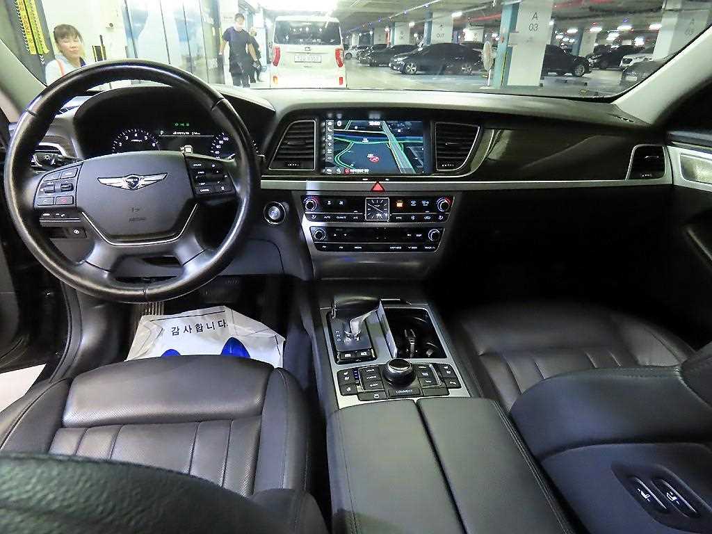Genesis G80 - Vista 12
