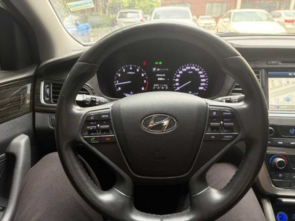 HYUNDAI Sonata - Vista 9