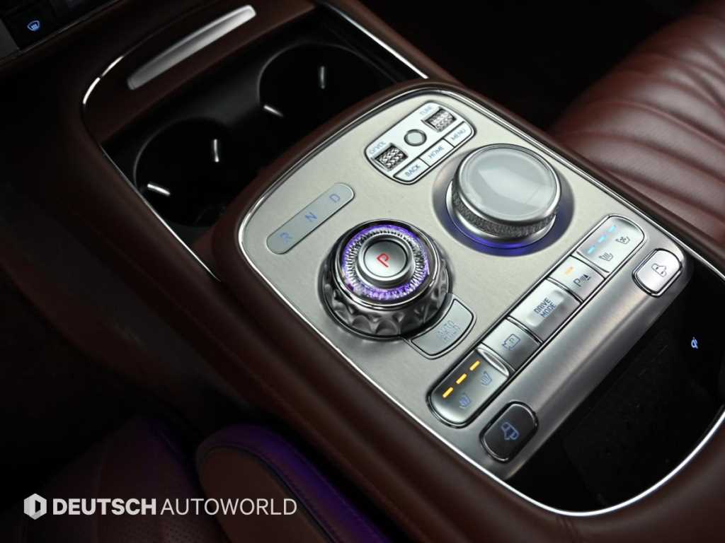 Genesis G90 - Vista 11