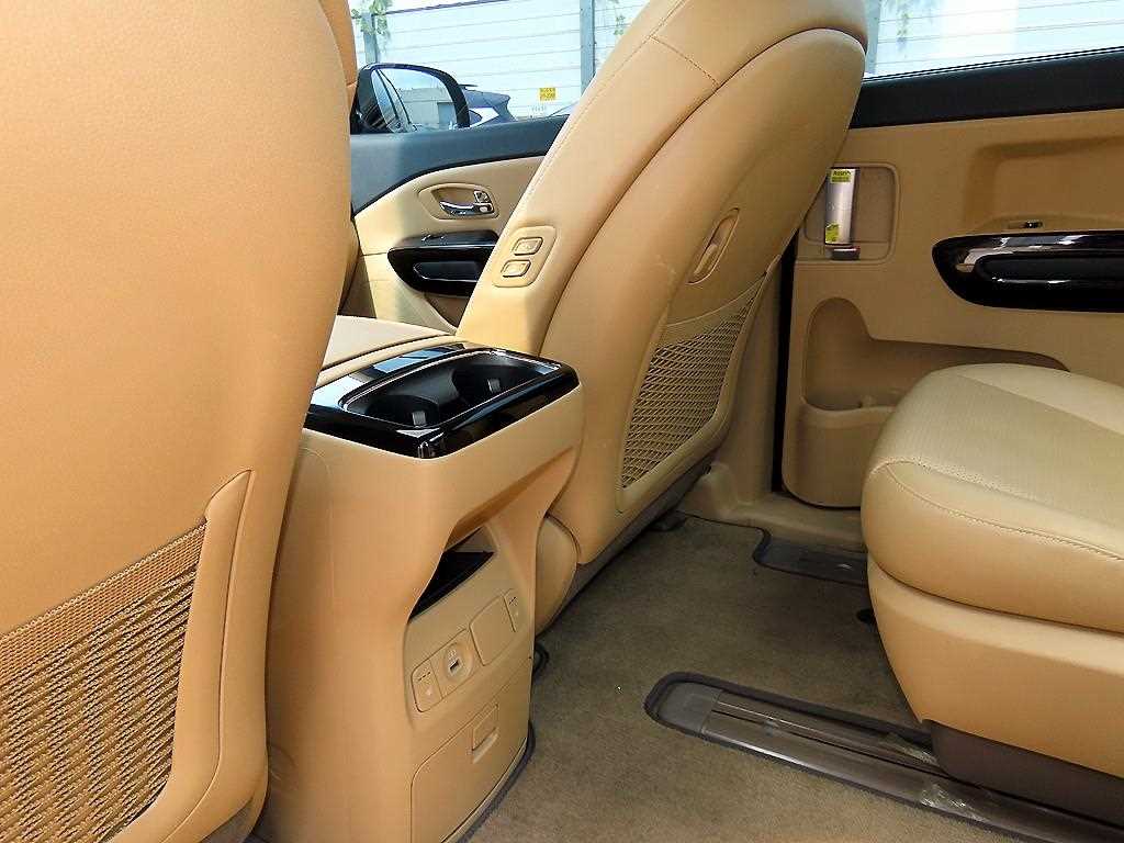 KIA Carnival 2018 Negro - Importación desde Corea - HF Imports Iquique - Foto 17