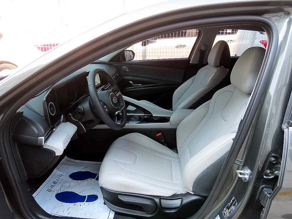 HYUNDAI Avante - Vista 7
