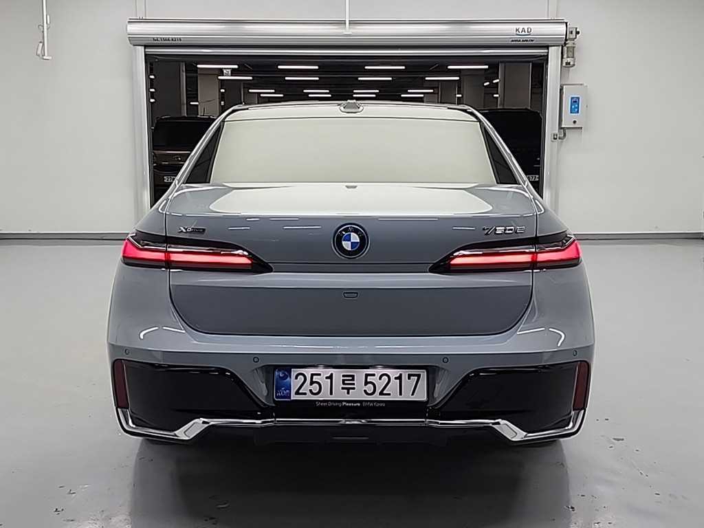 BMW 7 Series - Vista 2