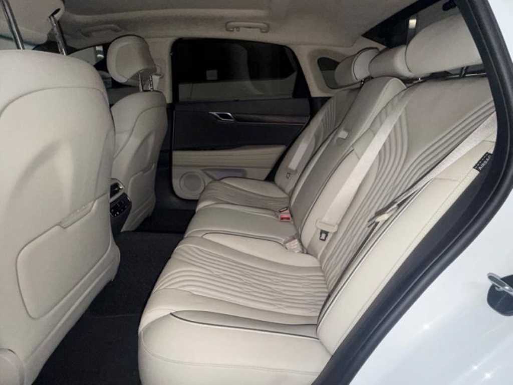 Genesis G80 - Vista 9