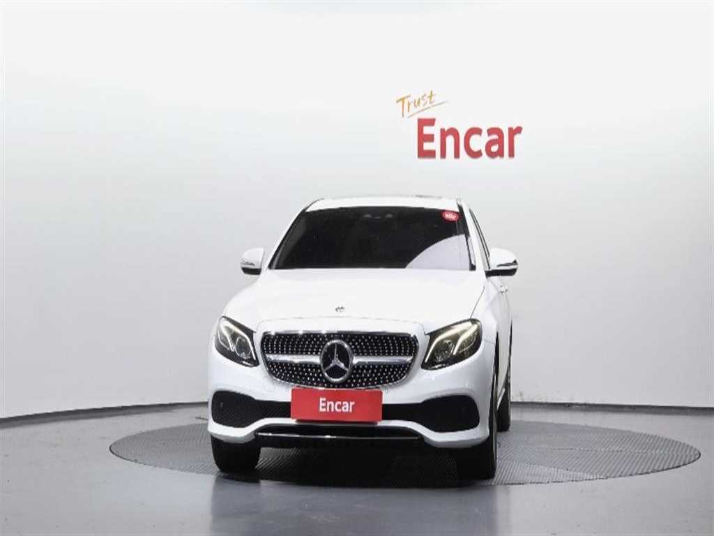 Mercedes Benz E class - Vista 3