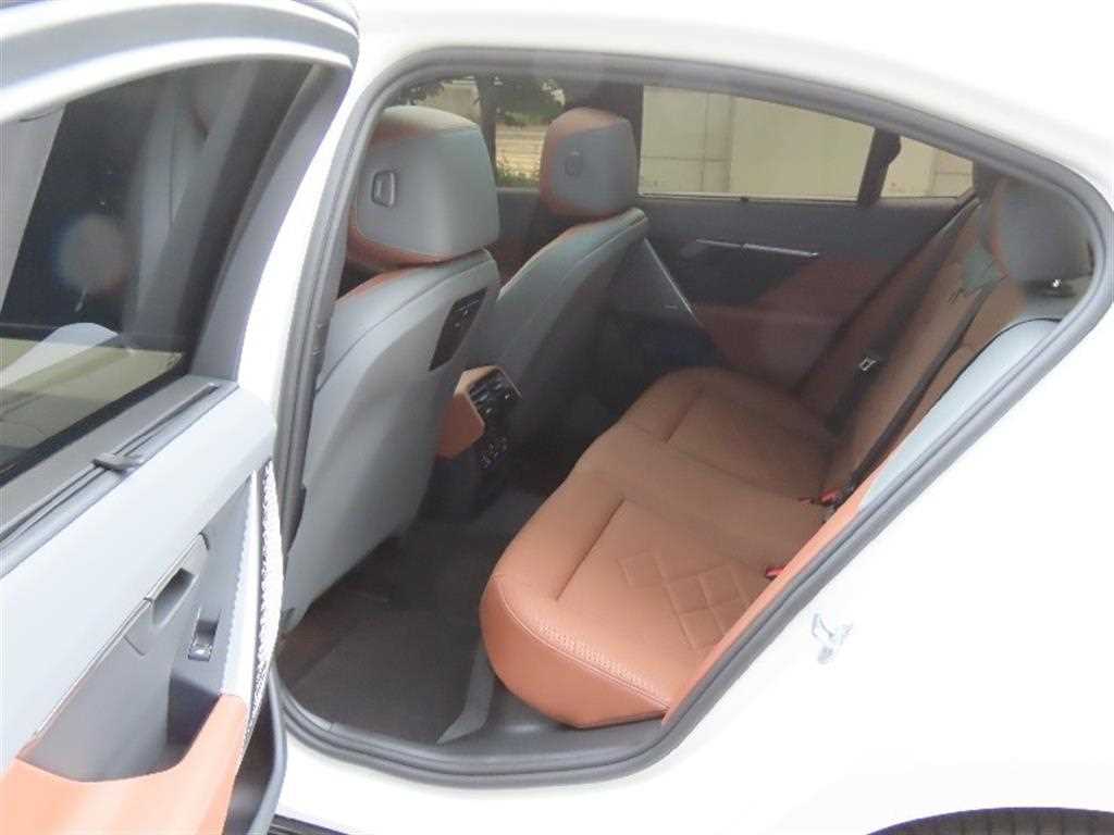 BMW 5 Series 2025 Blanco - Importación desde Corea - HF Imports Iquique - Foto 16