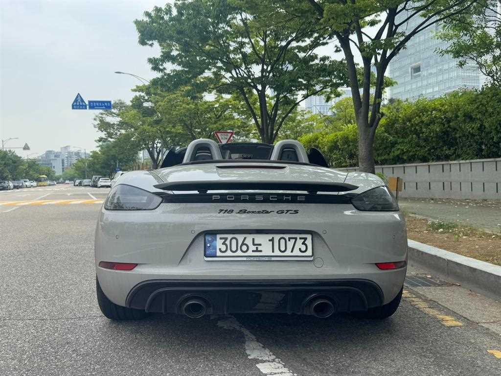 Porsche 718 - Vista 2
