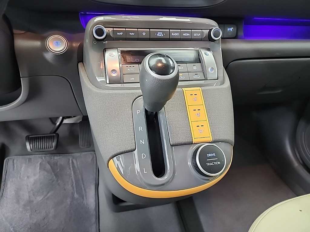 HYUNDAI Casper - Vista 10
