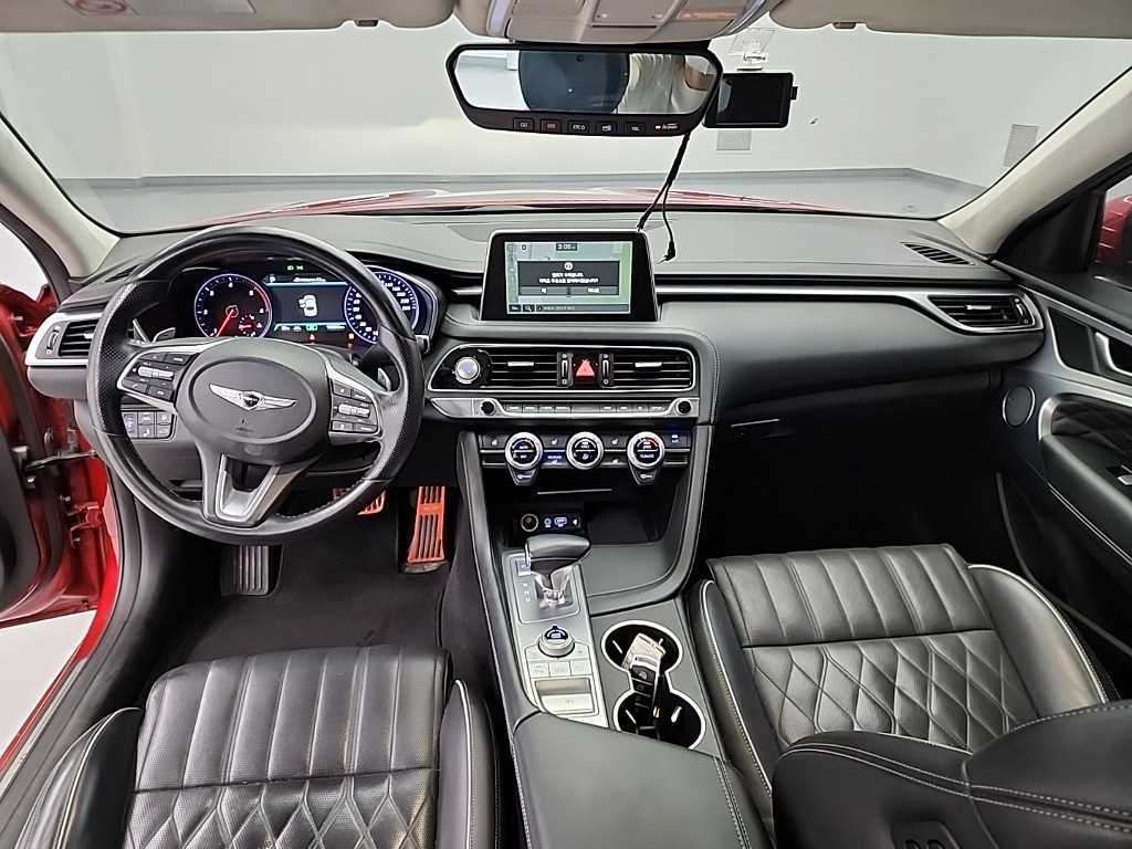 Genesis G70 - Vista 9