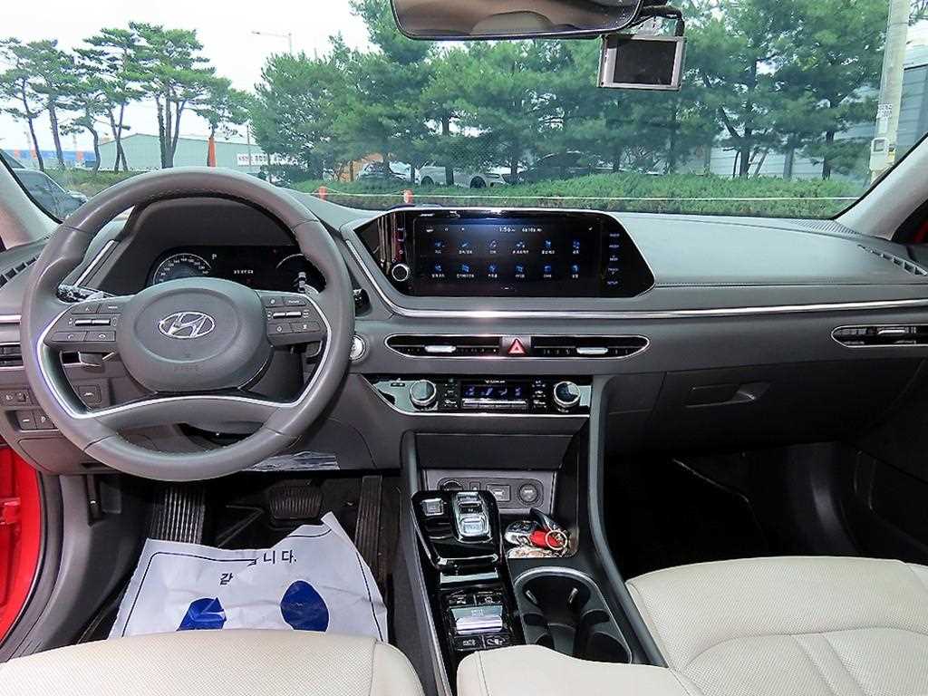 HYUNDAI Sonata - Vista 9