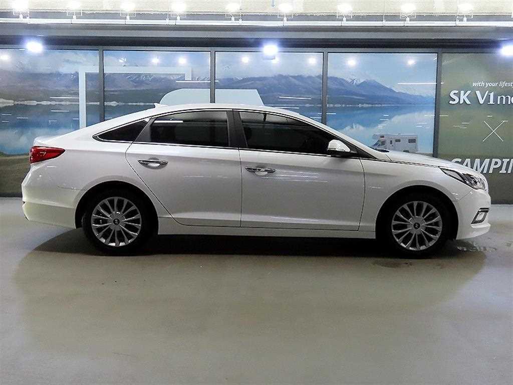 HYUNDAI Sonata - Vista 3