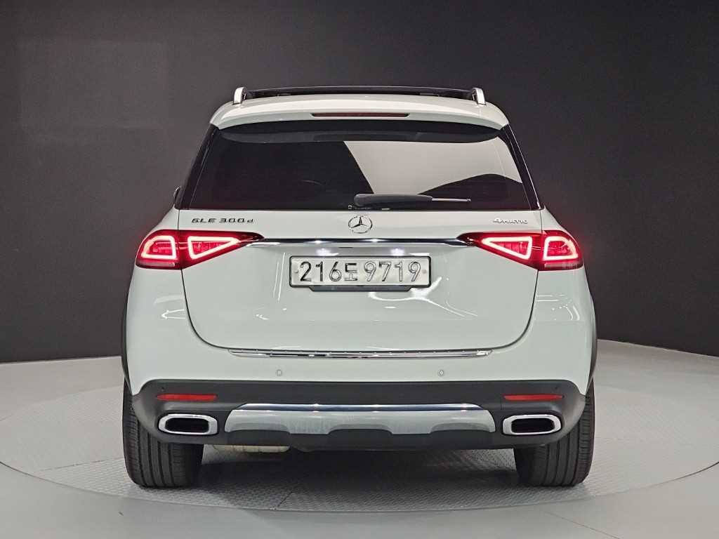 Mercedes Benz GLE Class - Vista 3