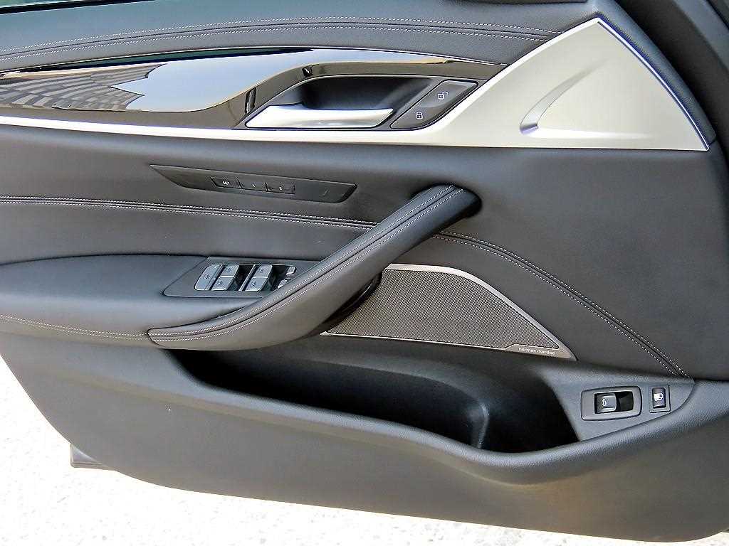 BMW 5 Series 2021 Blanco - Importación desde Corea - HF Imports Iquique - Foto 14