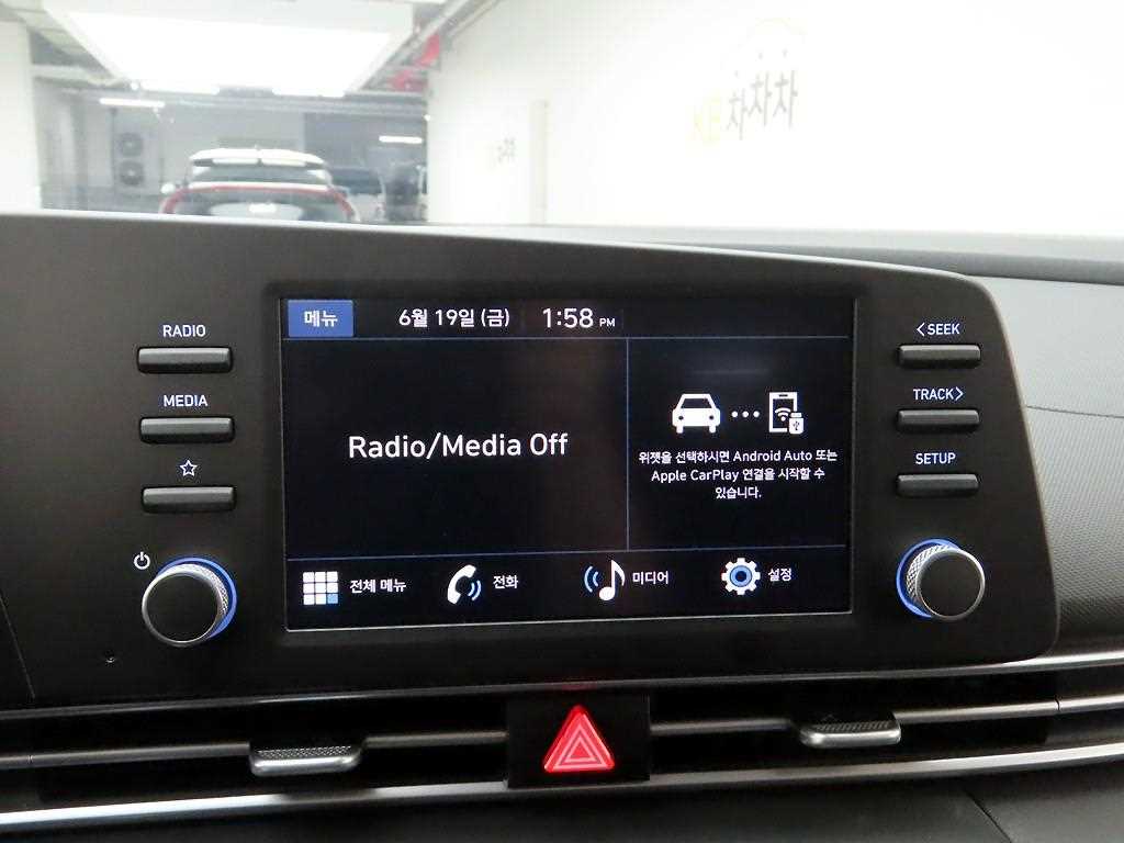 HYUNDAI Avante - Vista 10