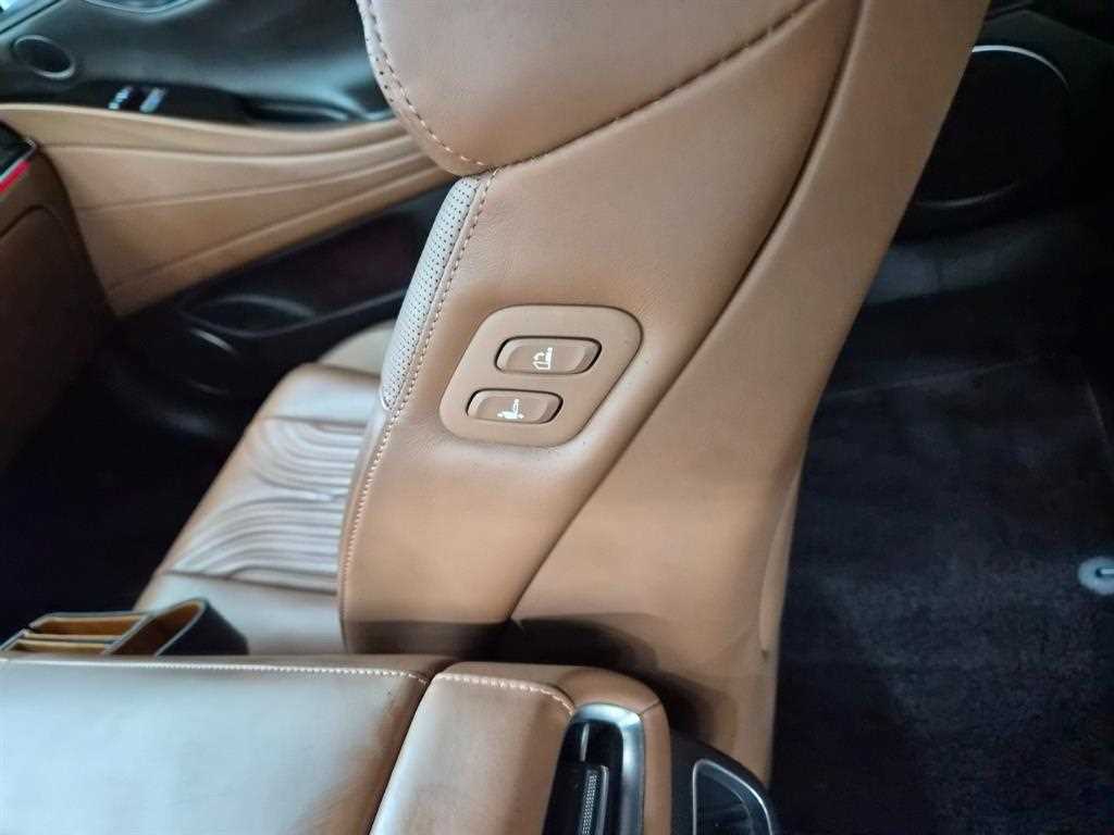 Genesis G80 - Vista 10