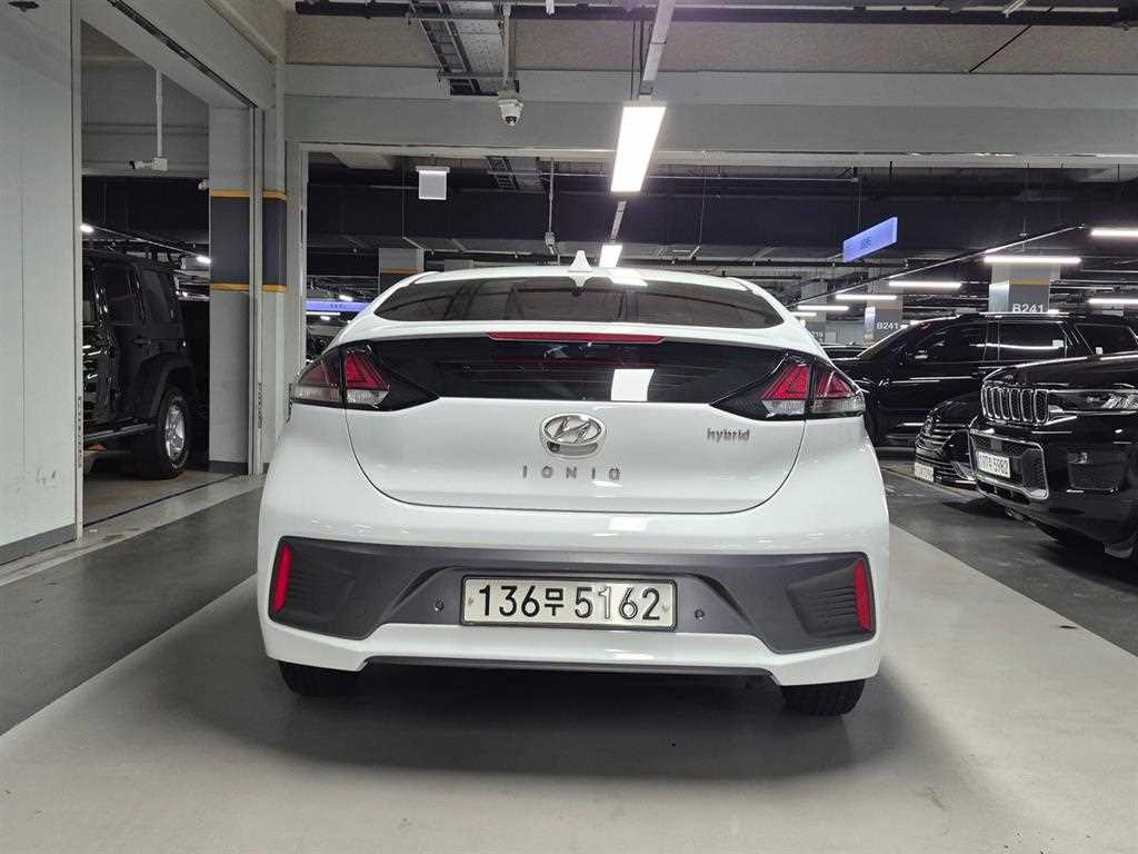 HYUNDAI Ioniq - Vista 6